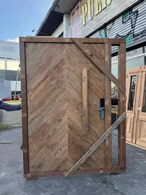 Puerta rústica cola de pez